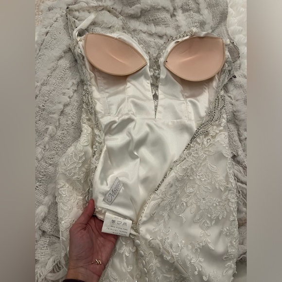 Madison Couture Wedding Dress - Picture 13 of 14